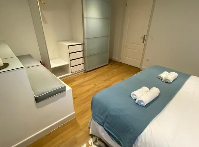 Hillside View Apartment *